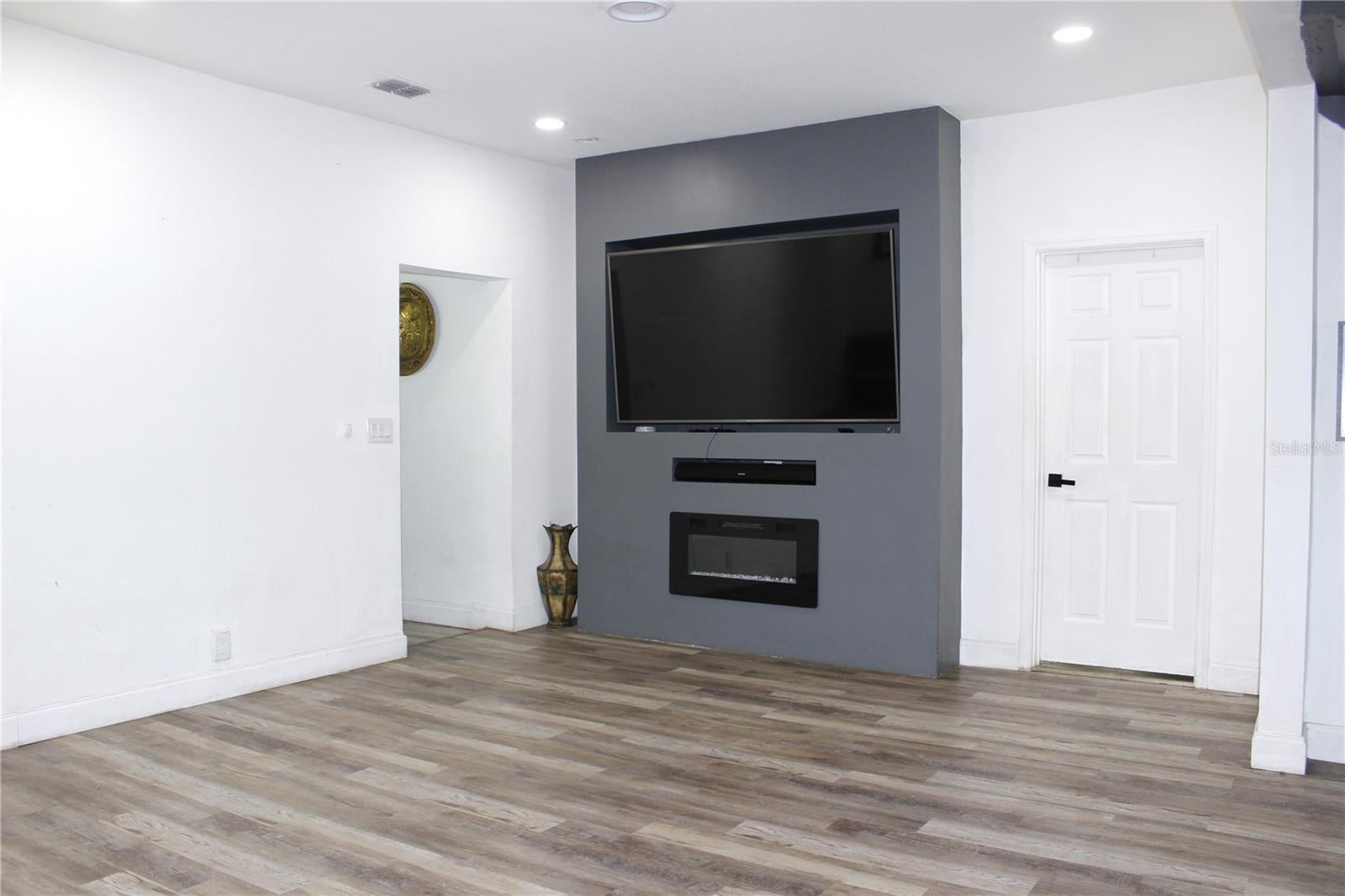 2207 Sparkman Rd, Plant City, FL 33566 photo