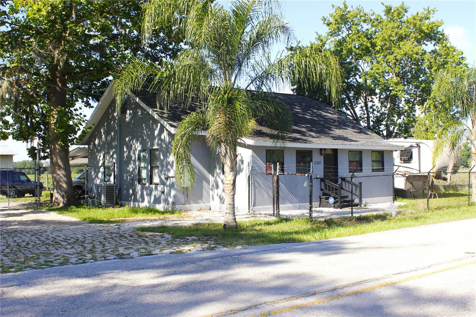 2207 Sparkman Rd, Plant City, FL 33566 photo