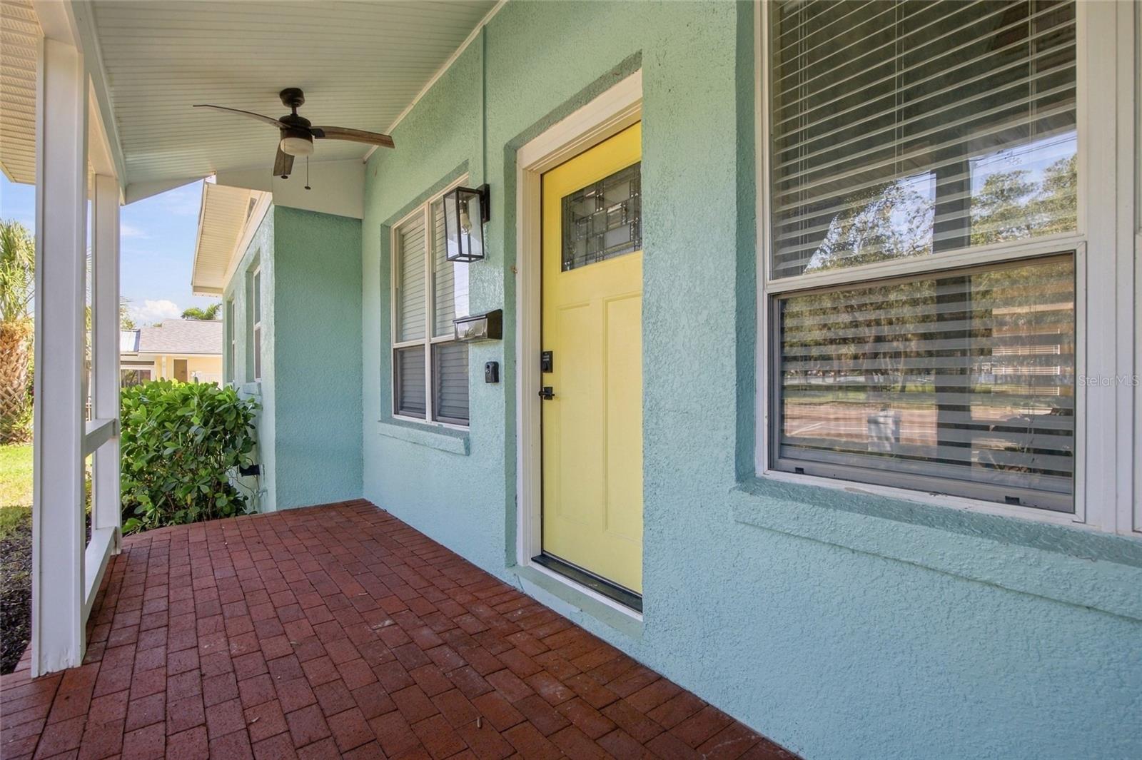 3022 1 St, Saint Petersburg, FL 33704 photo