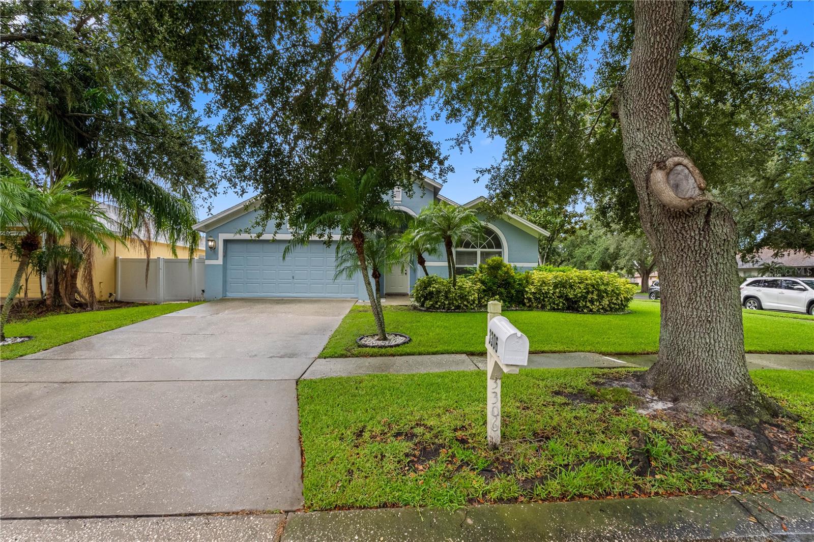 3306 Pin Oak Ln, Tampa, FL 33618 photo