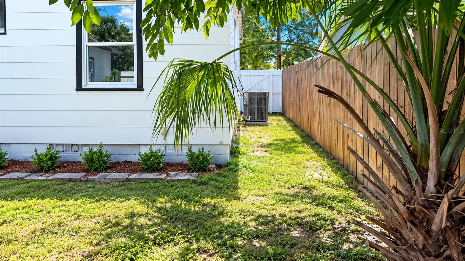 4721 6 Ave, Saint Petersburg, FL 33711 photo