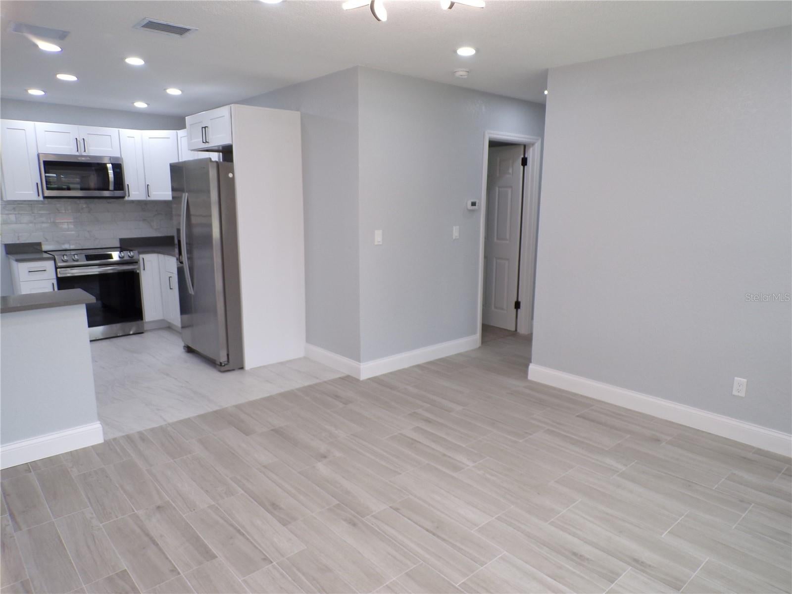 13674 120 Ln, Seminole, FL 33778 photo