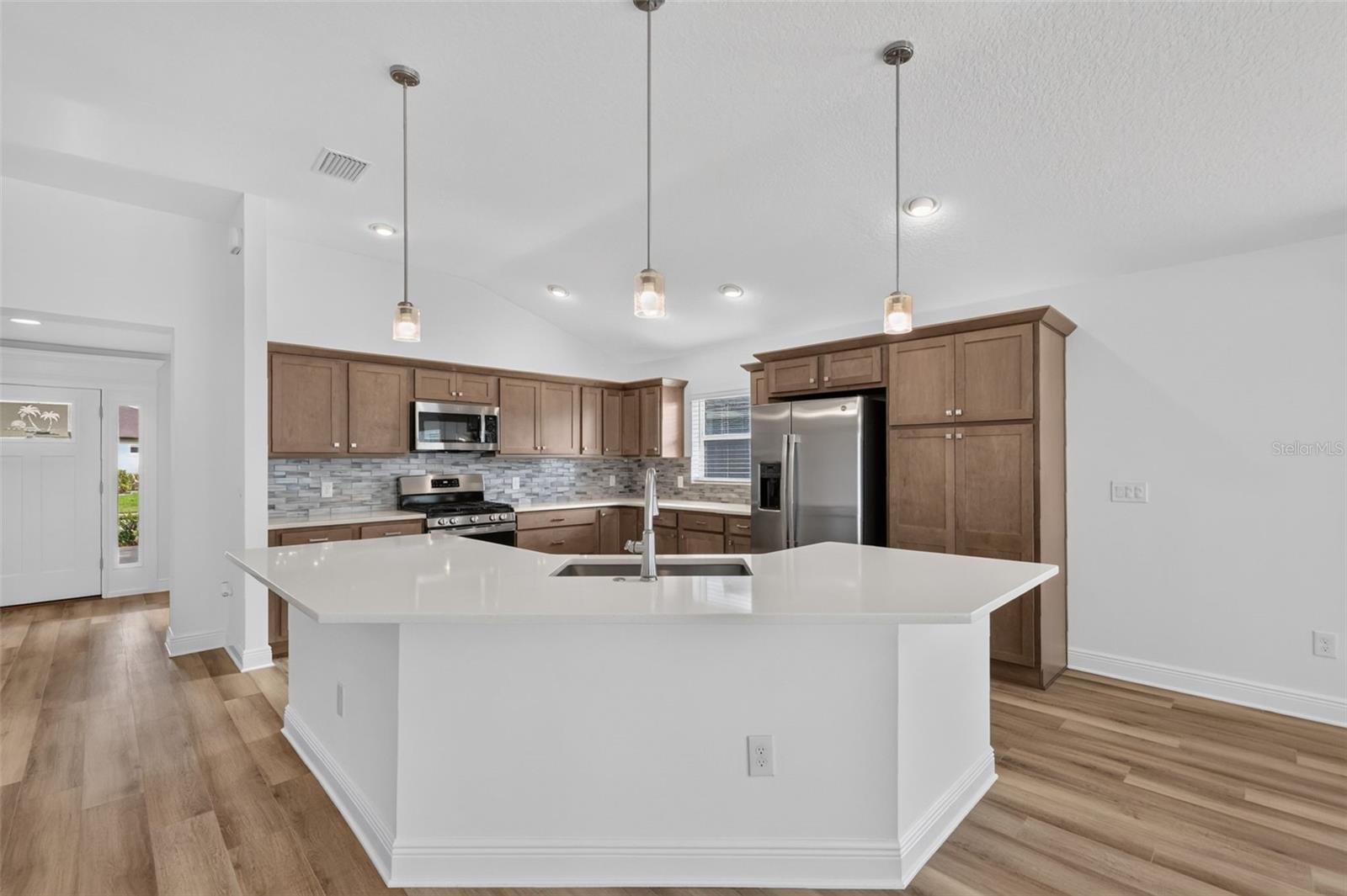 6996 Dwight Dr, The Villages, FL 34762 photo