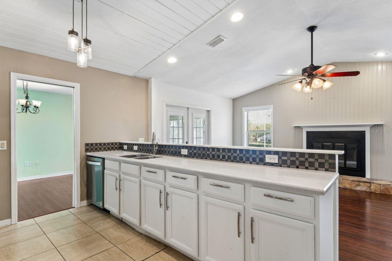 375 E Liberty St, Hernando, FL 34442 photo