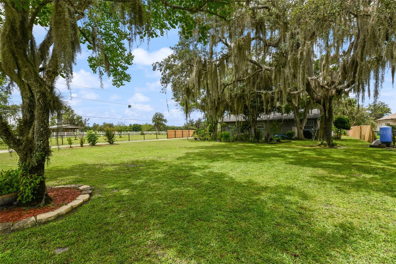 2036 Lake View Ave, Chuluota, FL 32766 photo