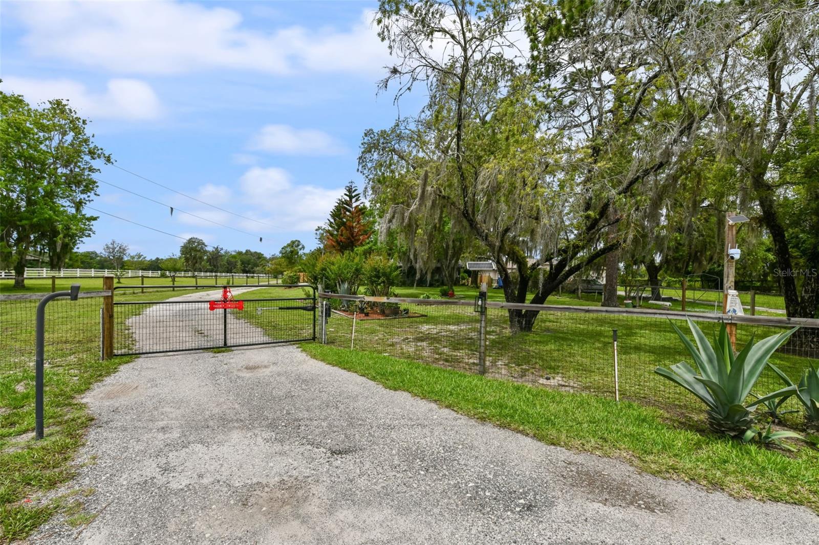 2036 Lake View Ave, Chuluota, FL 32766 photo