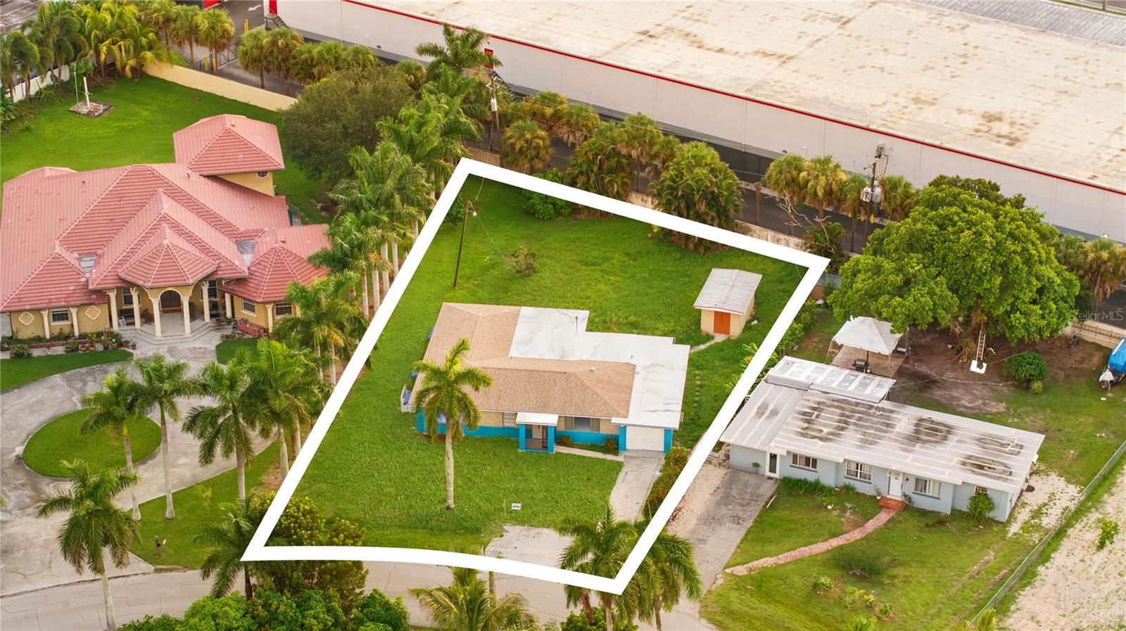 2055 Maravilla Cir, Fort Myers, FL 33901 photo