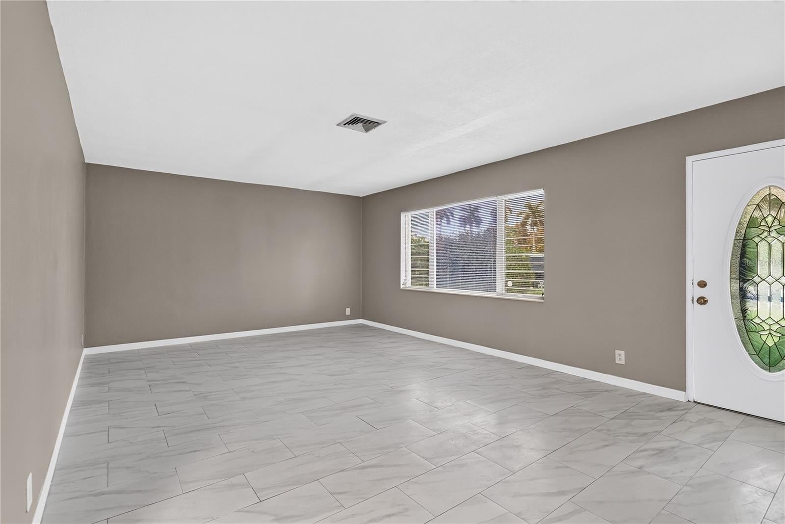 2055 Maravilla Cir, Fort Myers, FL 33901 photo