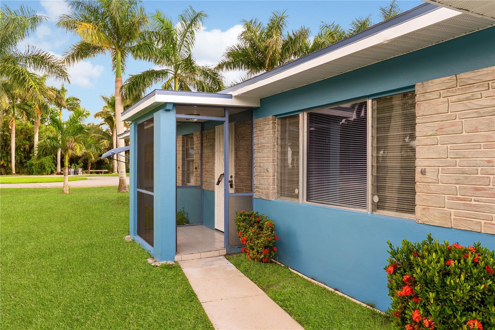 2055 Maravilla Cir, Fort Myers, FL 33901 photo
