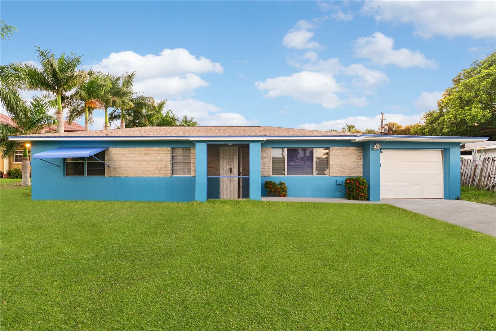 2055 Maravilla Cir, Fort Myers, FL 33901