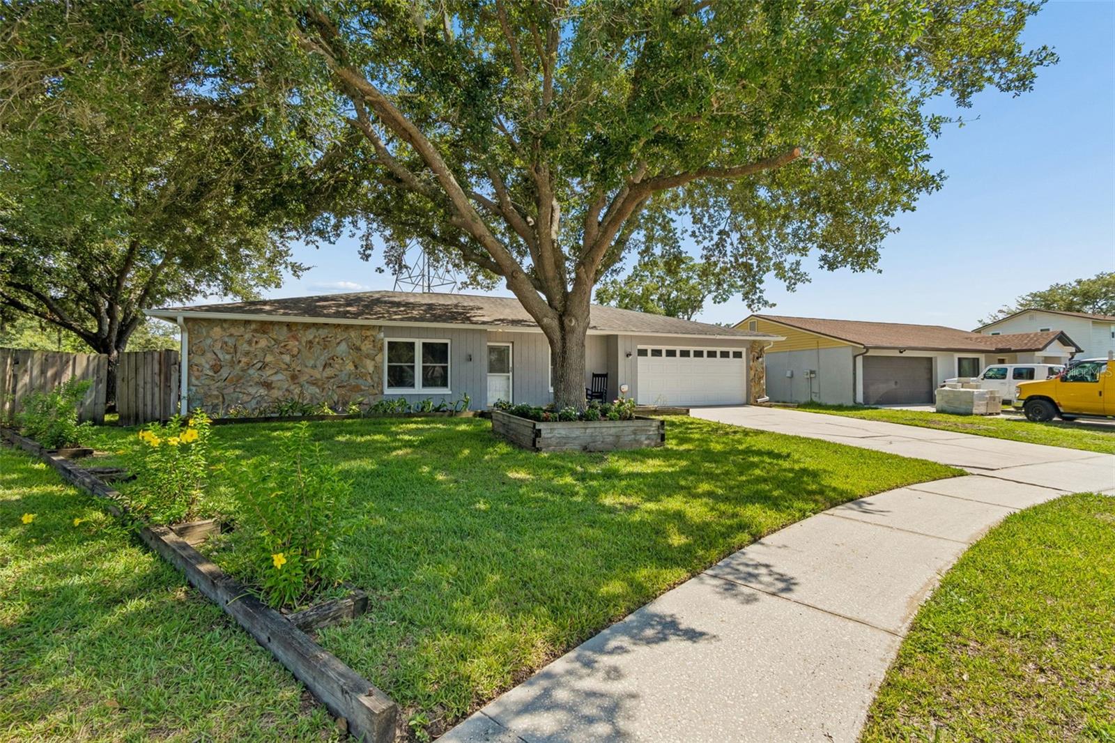 16205 Sawgrass Cir, Tampa, FL 33624 photo