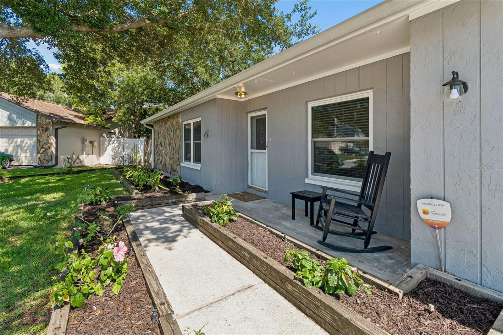 16205 Sawgrass Cir, Tampa, FL 33624 photo