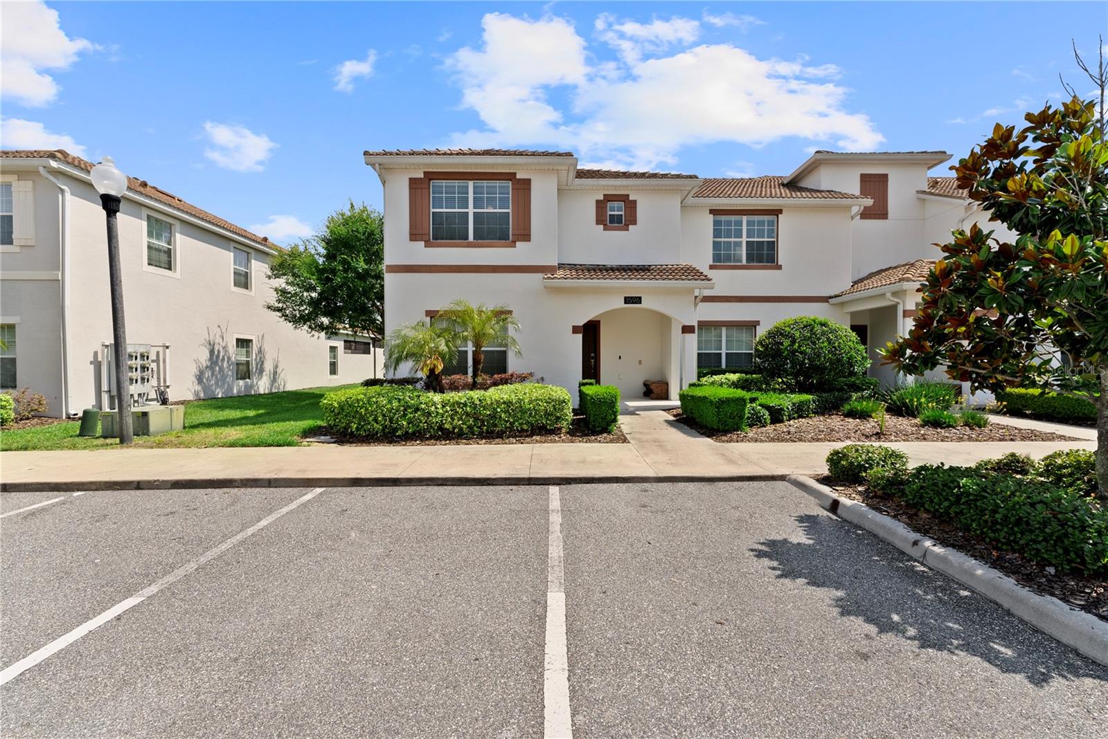 1596 Moon Valley Dr, Davenport, FL 33896 photo