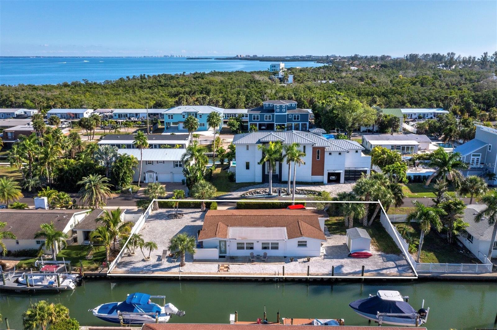 691 Tarawitt Dr, Longboat Key, FL 34228 photo