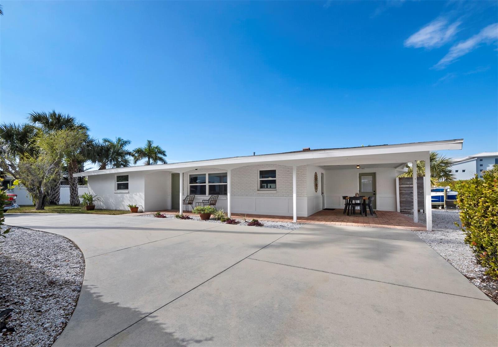 691 Tarawitt Dr, Longboat Key, FL 34228 photo