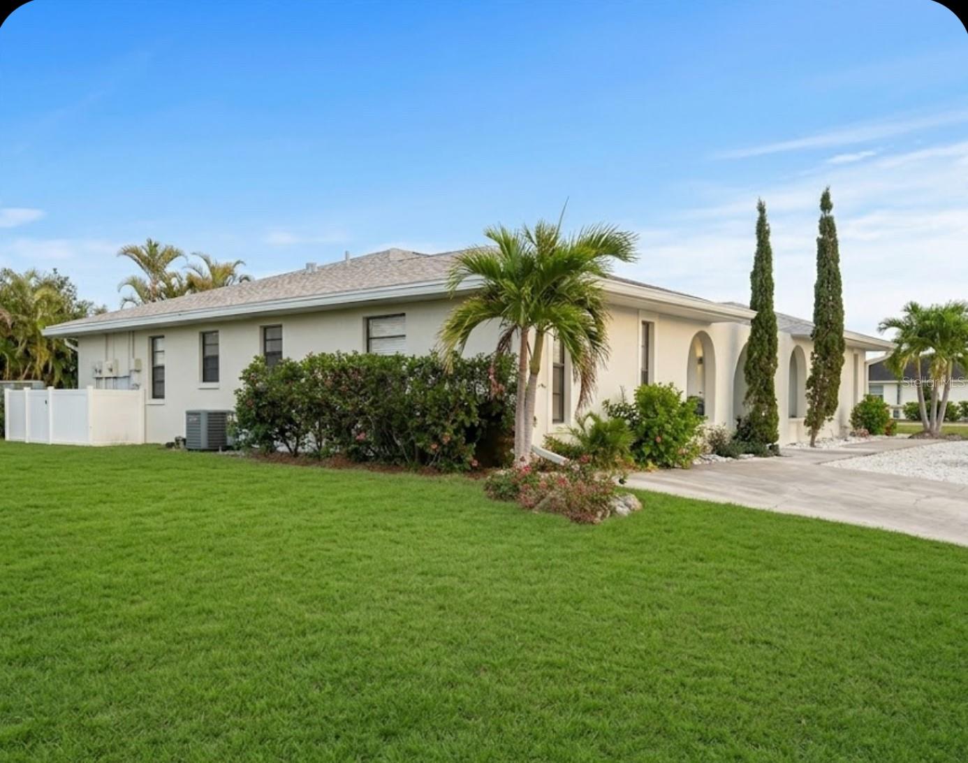 130 Boundary Blvd, Rotonda West, FL 33947