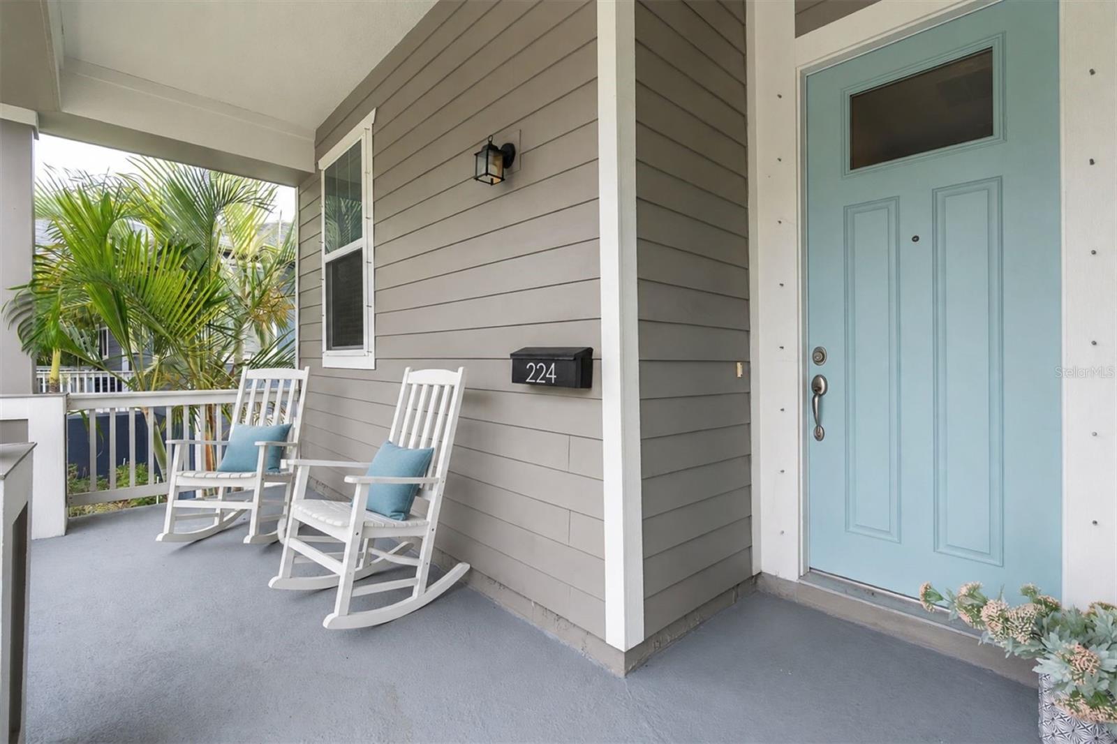 224 Jefferson Cir, Saint Petersburg, FL 33702