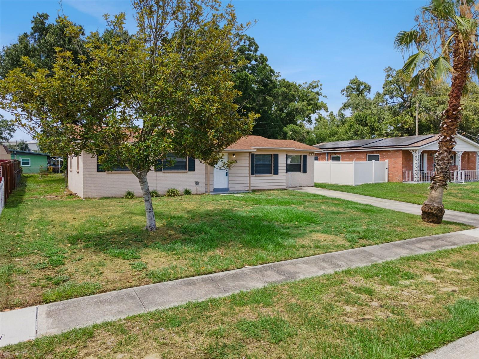 712 Clayton St, Brandon, FL 33511 photo