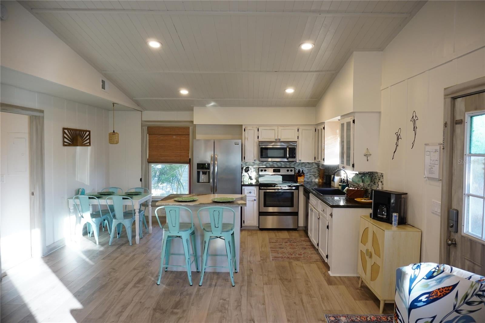 2504 Avenue B, Bradenton Beach, FL 34217 photo