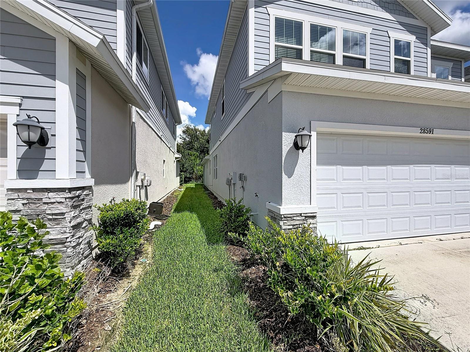 28591 Cozy Creek Dr, Wesley Chapel, FL 33543 photo