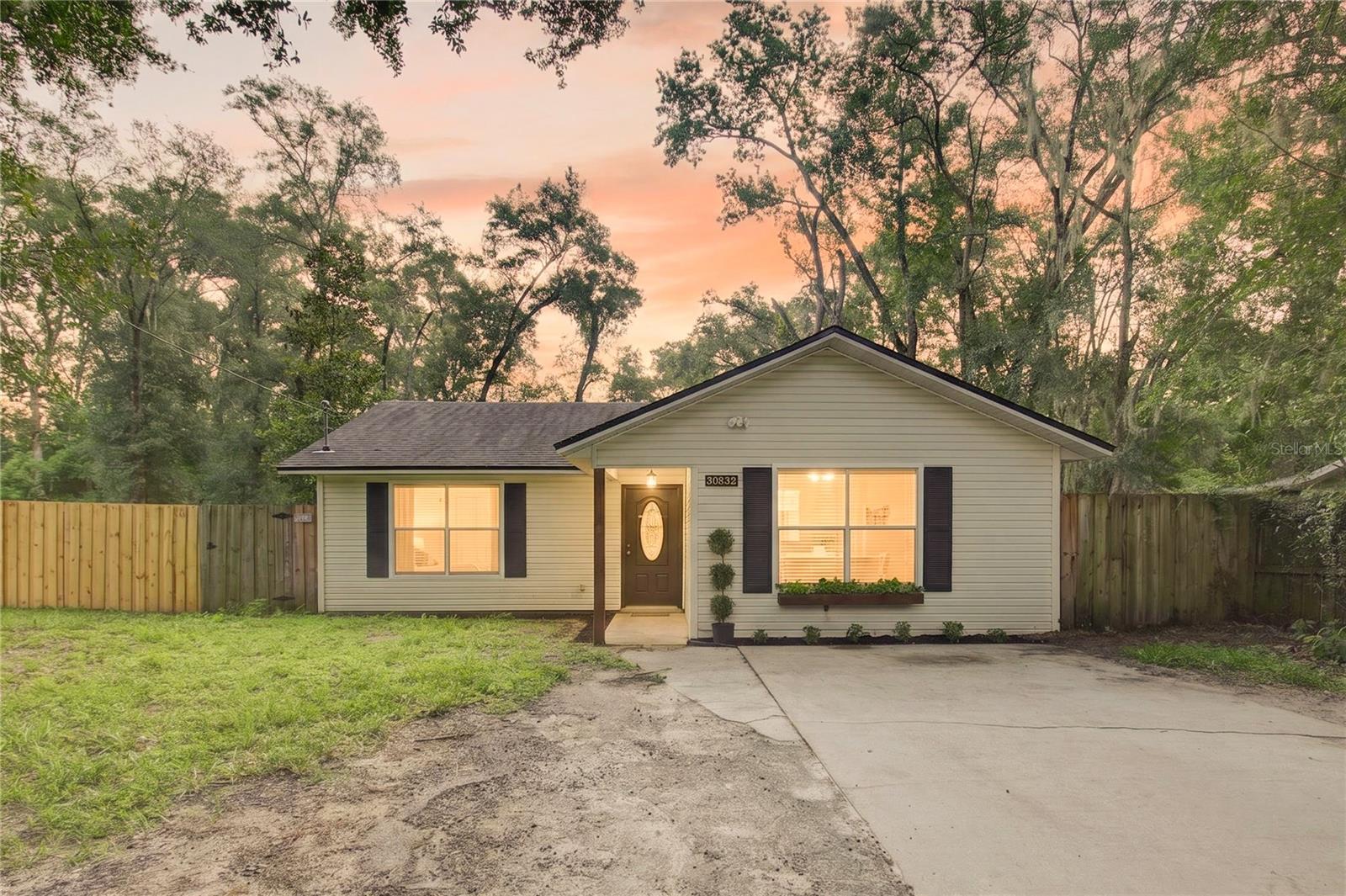 30832 Ridgeview Ave, Mount Plymouth, FL 32776 photo