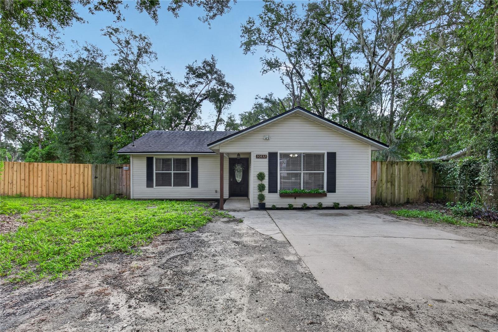 30832 Ridgeview Ave, Mount Plymouth, FL 32776 photo