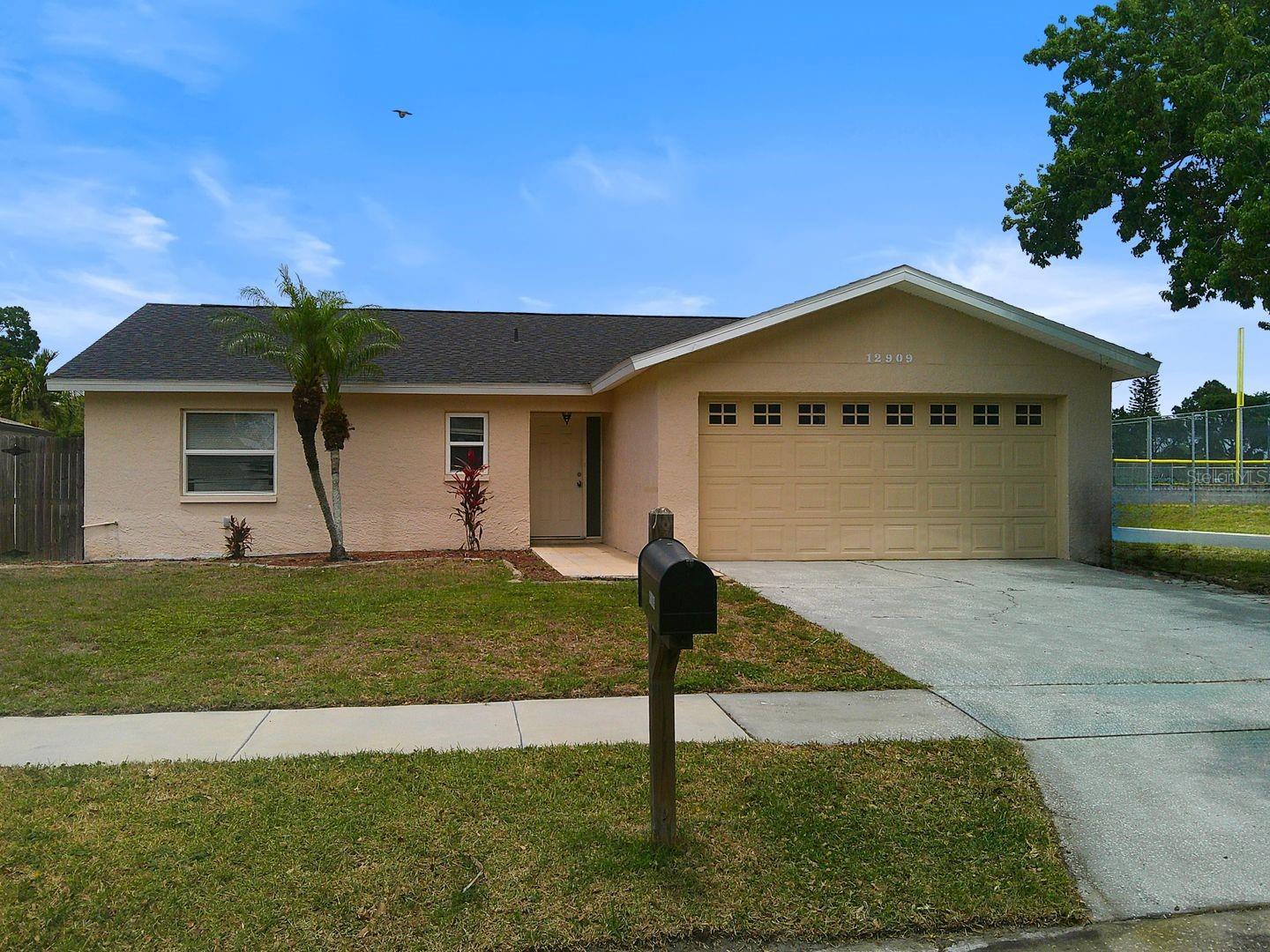 12909 123 Ave, Largo, FL 33774