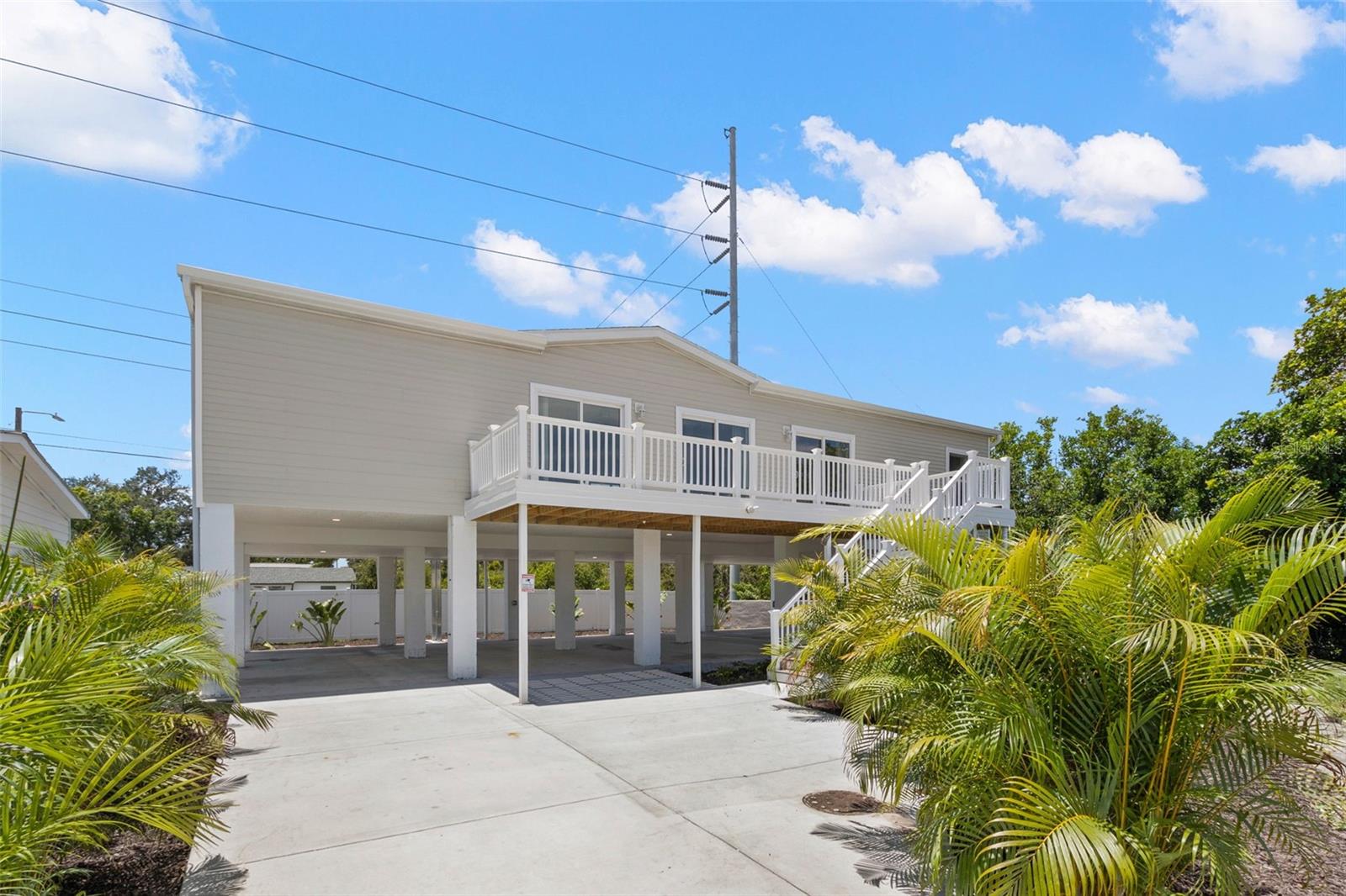 6924 Americana Dr, Saint Petersburg, FL 33702