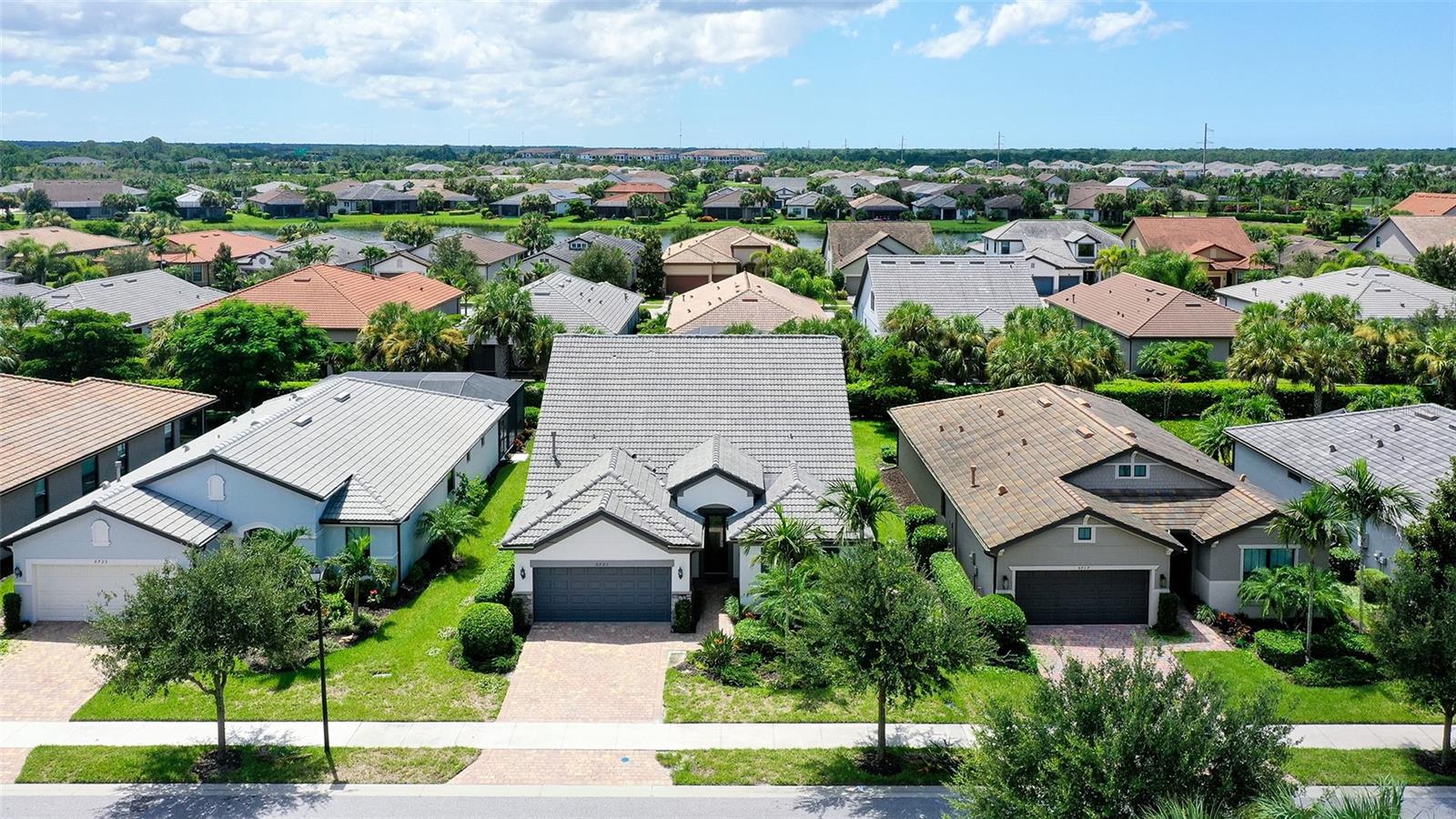 5721 Sweet Leaf Way, Sarasota, FL 34238 photo