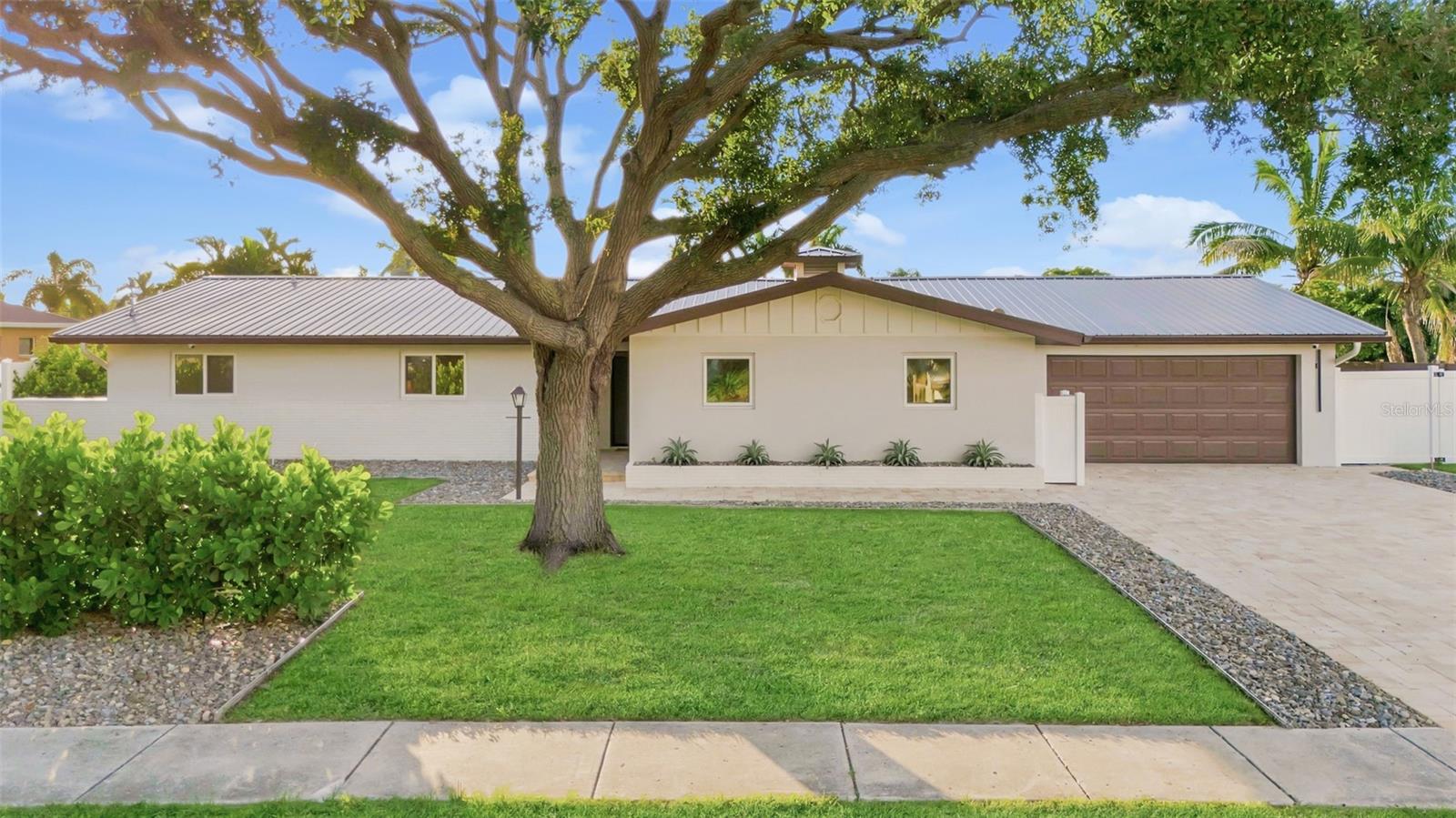 2303 Constitution Blvd, Sarasota, FL 34231 photo