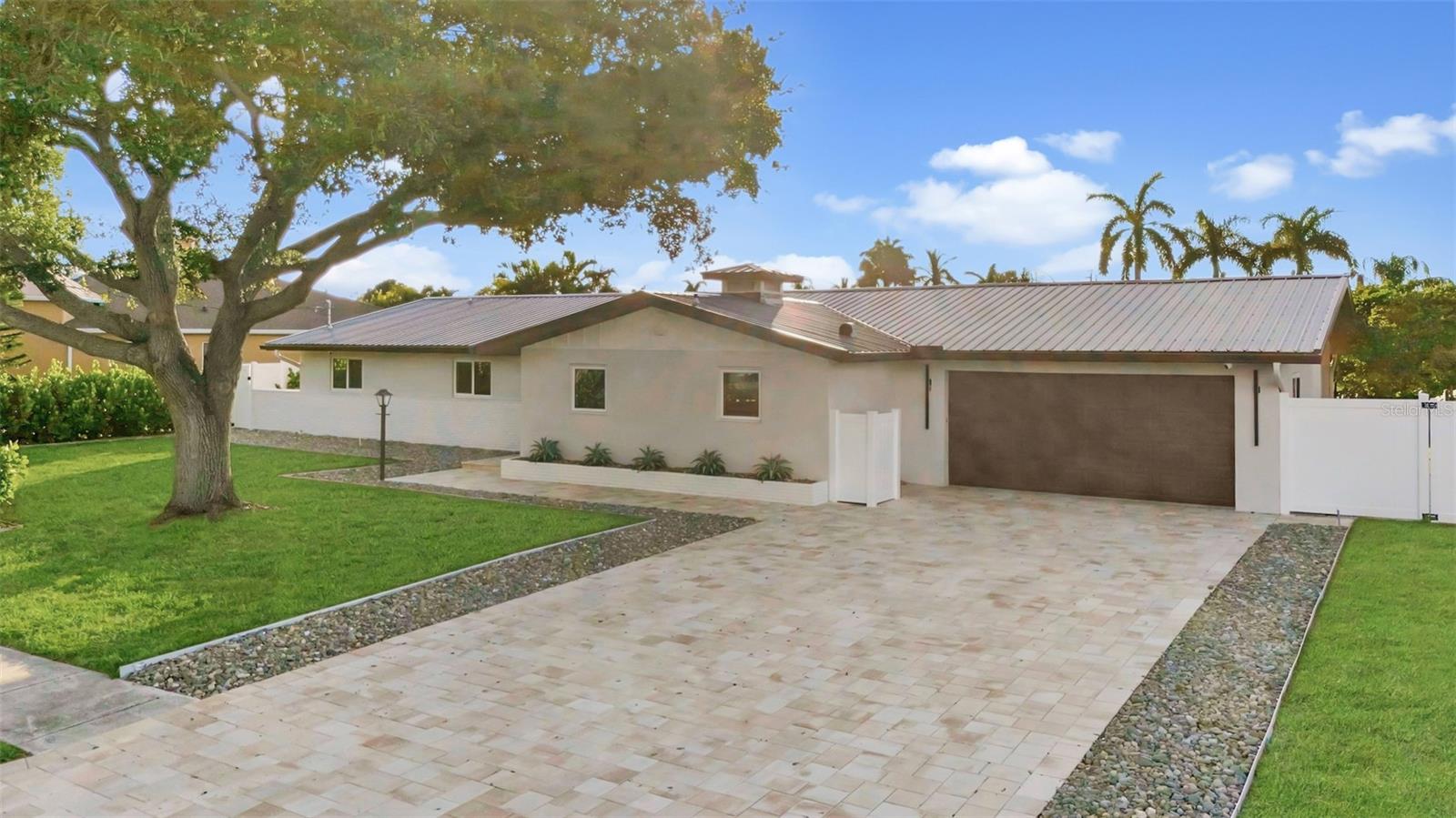2303 Constitution Blvd, Sarasota, FL 34231 photo