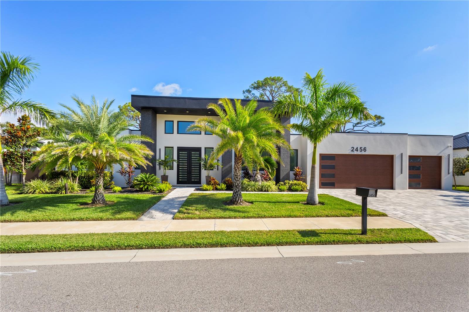 2456 Missara Ln, Sarasota, FL 34231 photo