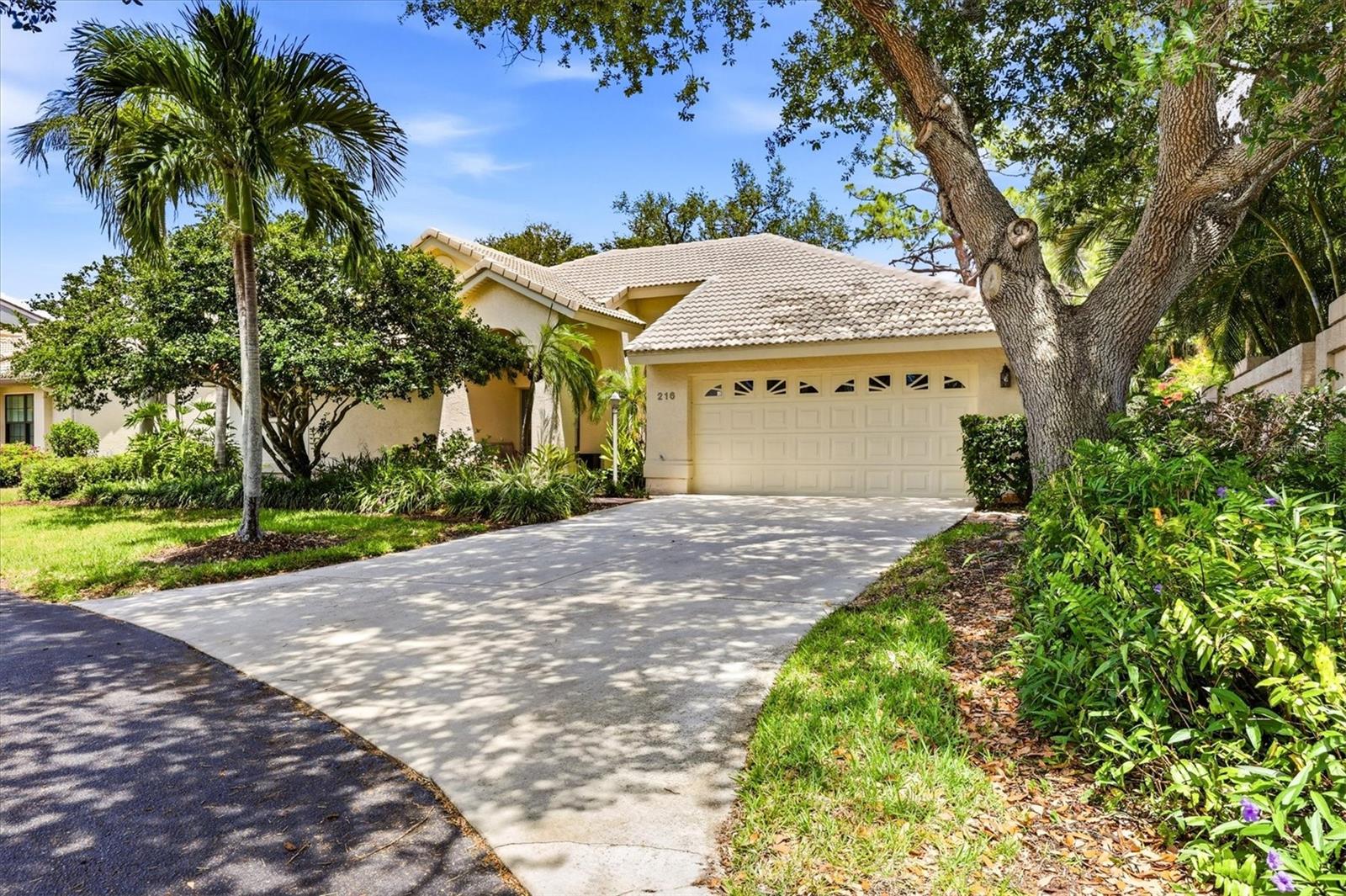 216 Carriage House Ln, Nokomis, FL 34275