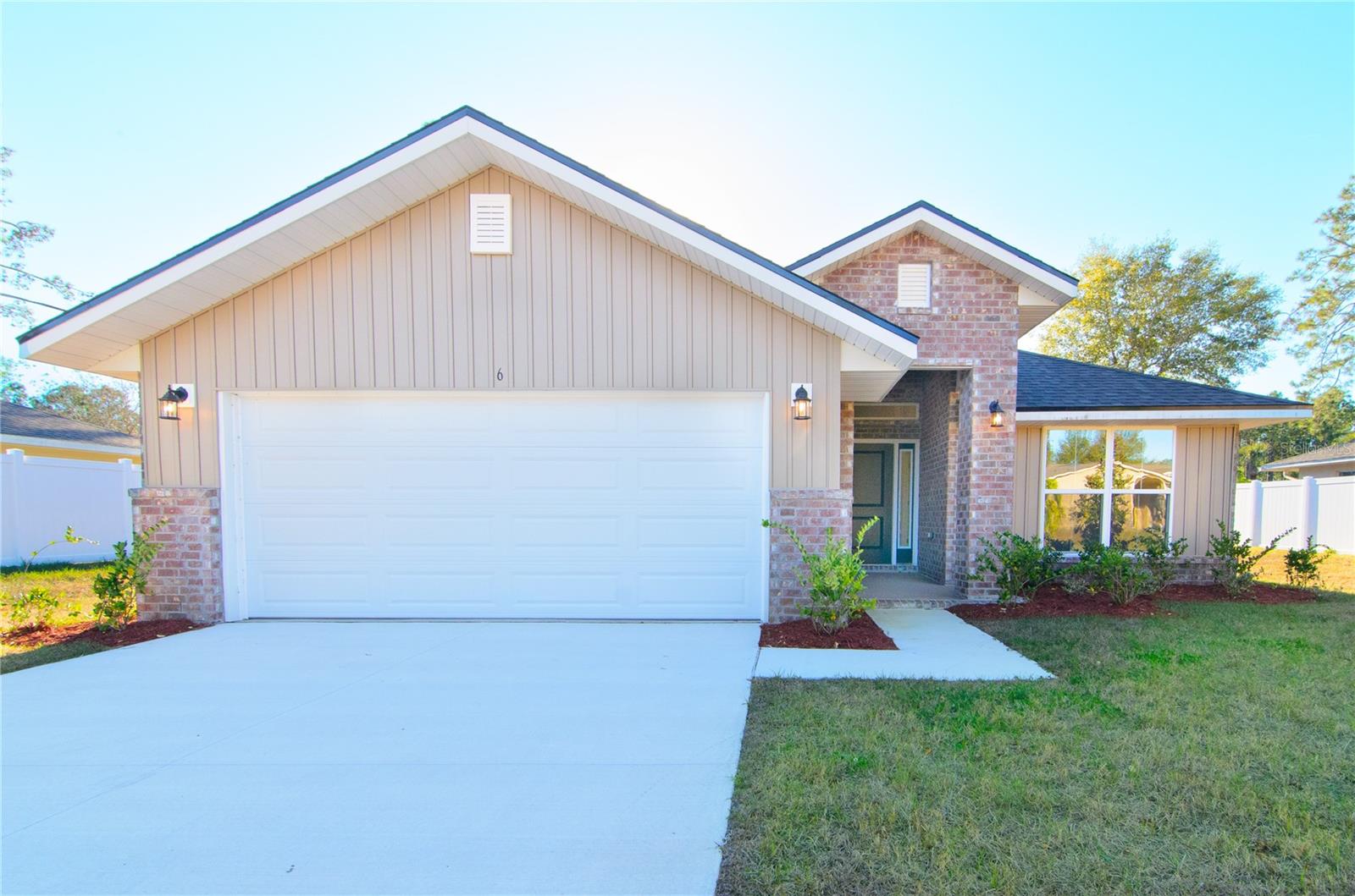 33 Farnell Ln, Palm Coast, FL 32137