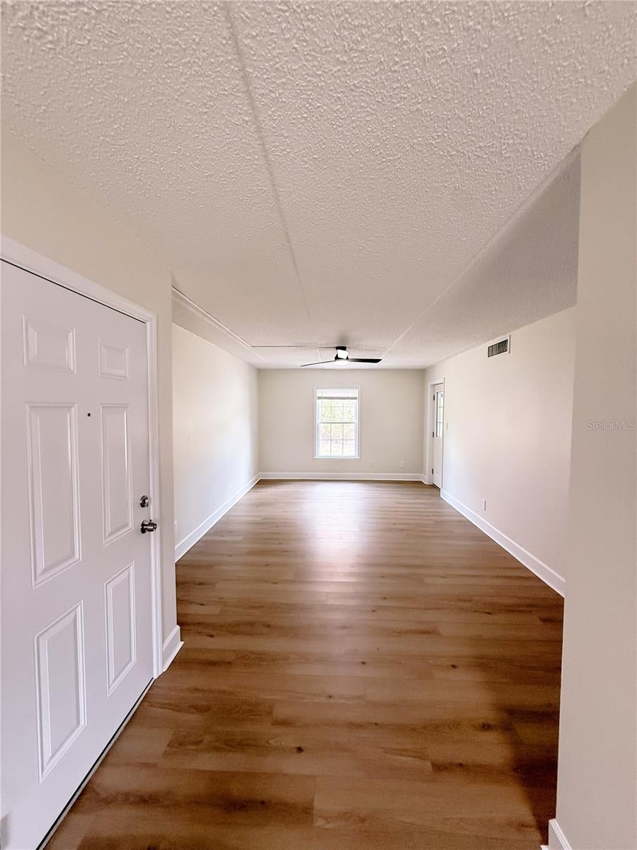 1275 85 Ave #1275 B, Saint Petersburg, FL 33702 photo