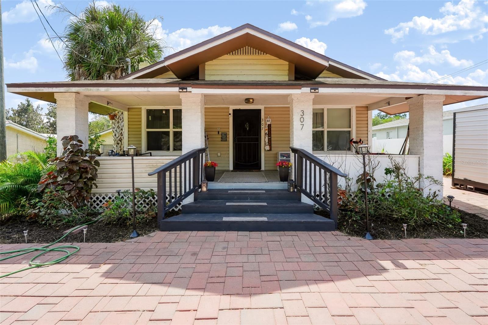 307 Cherry St, Plant City, FL 33563