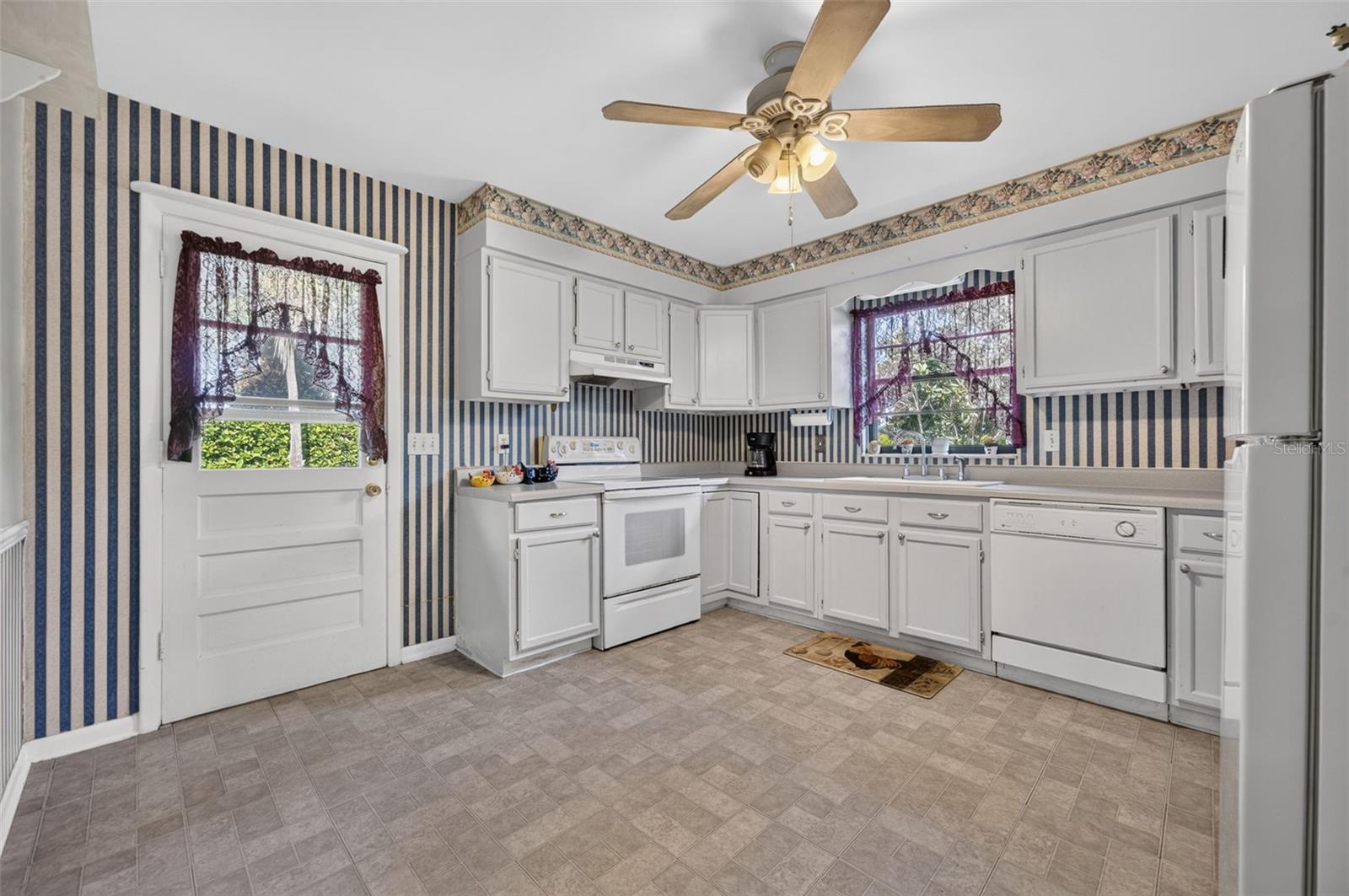 1002 Allendale Dr, Oviedo, FL 32765 photo