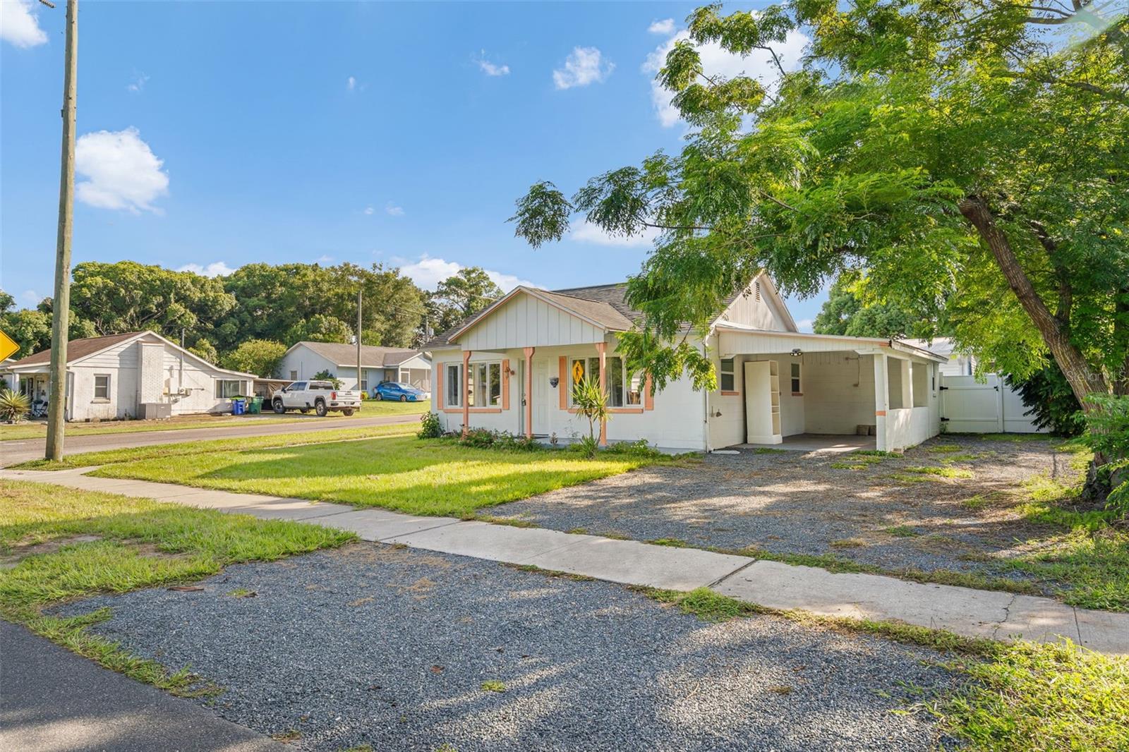 5829 12 St, Zephyrhills, FL 33542 photo