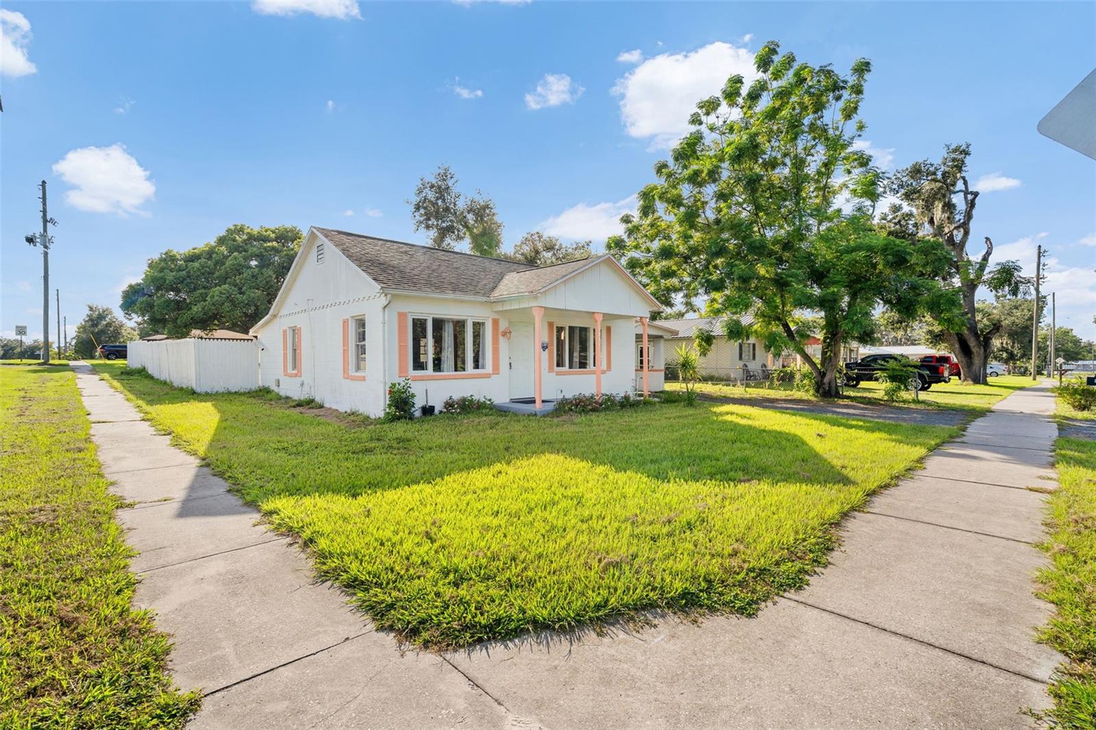 5829 12 St, Zephyrhills, FL 33542 photo