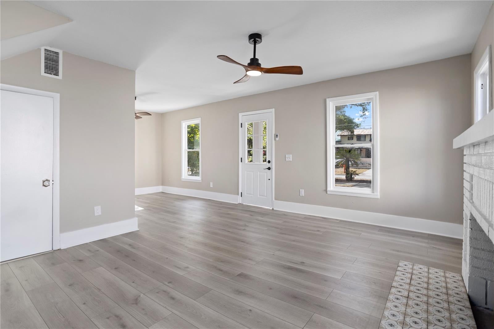 821 E Lemon Ave, Eustis, FL 32726 photo