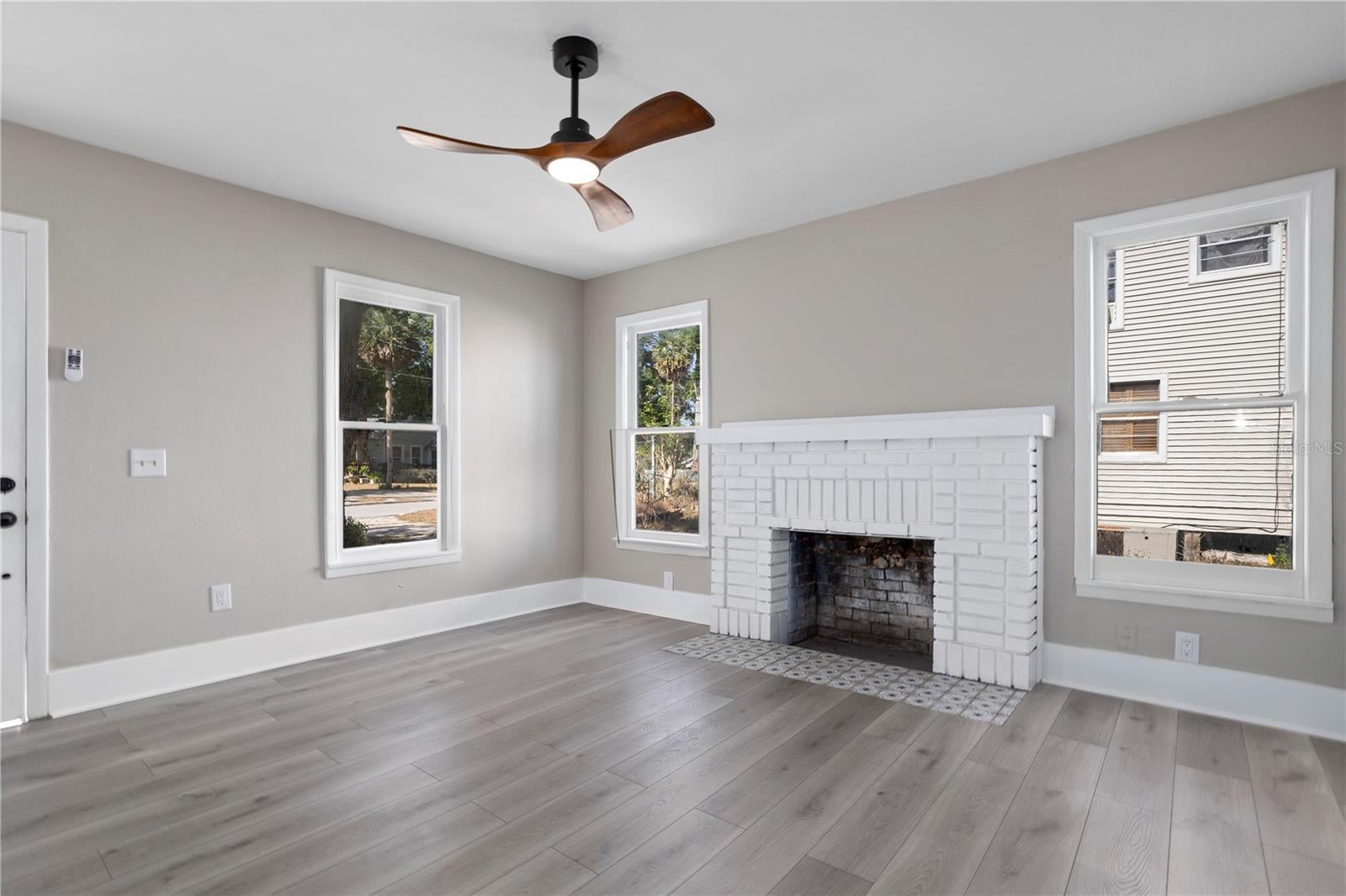 821 E Lemon Ave, Eustis, FL 32726 photo