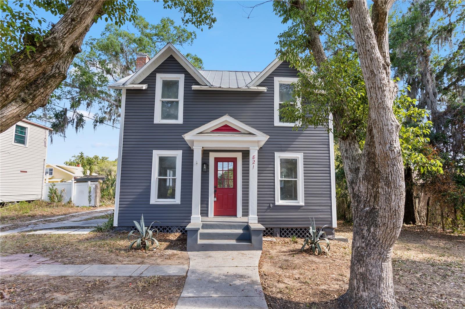 821 Lemon Ave, Eustis, FL 32726