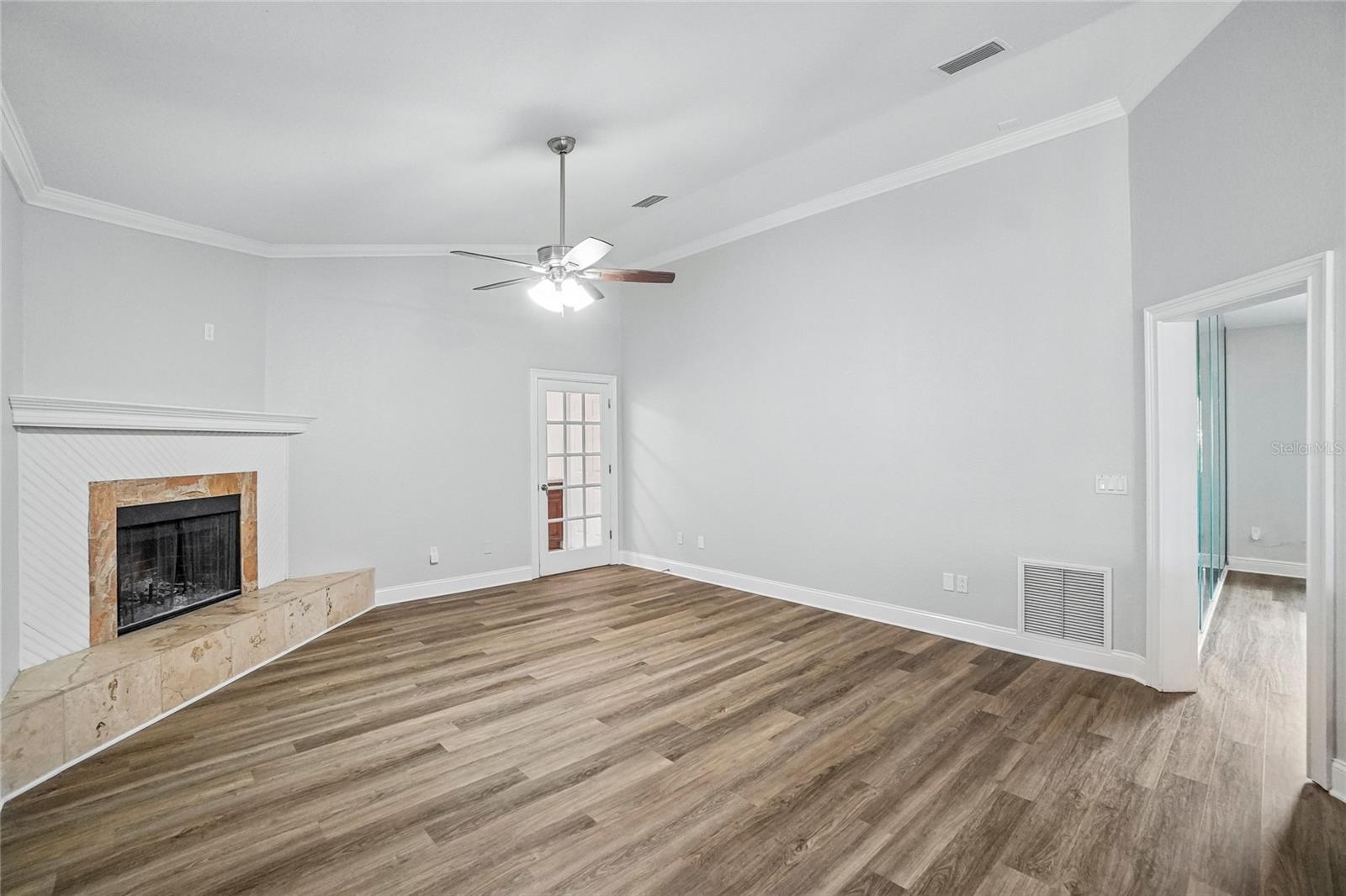 5609 Executive Dr, New Port Richey, FL 34652 photo