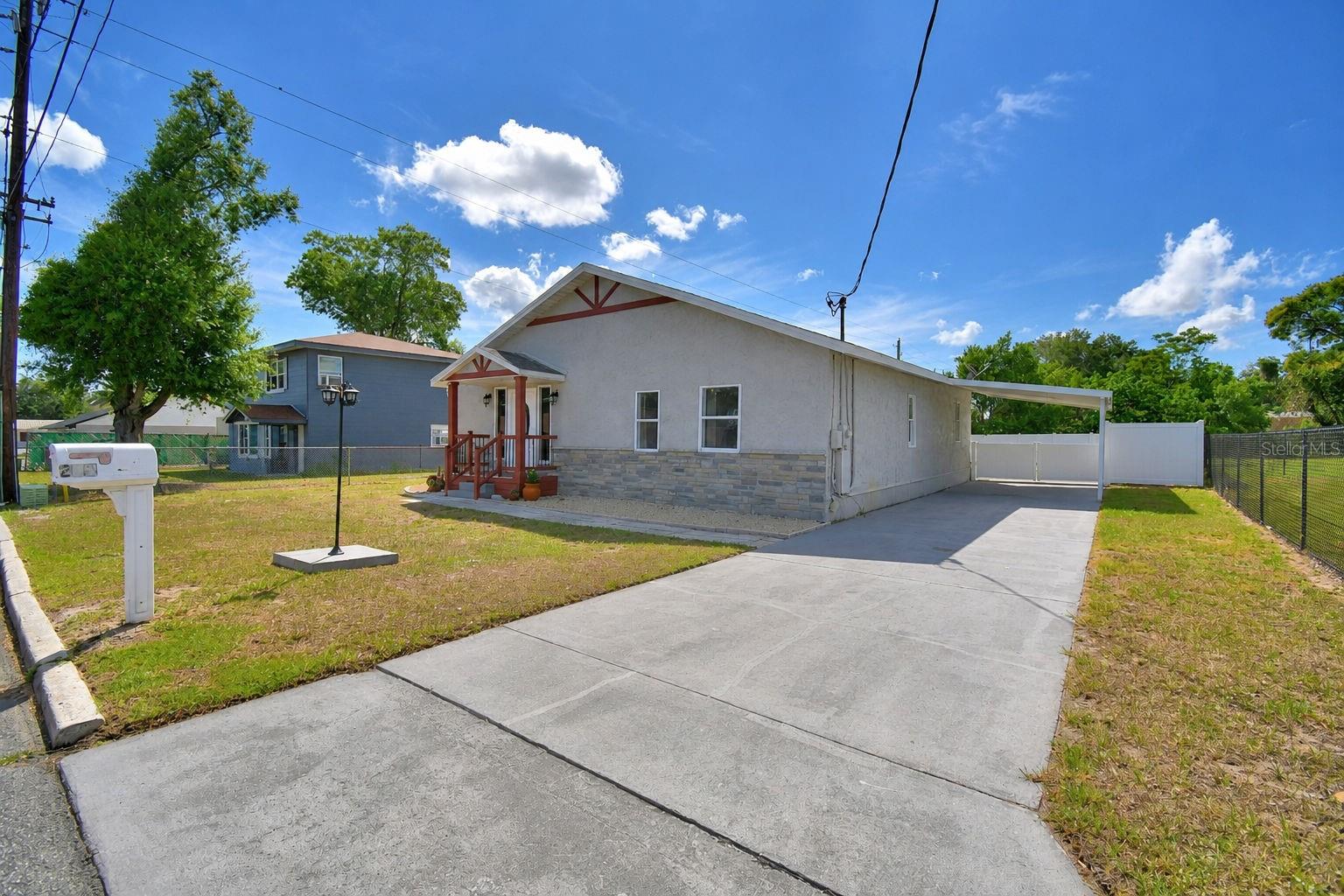 208 Center St, Auburndale, FL 33823 photo