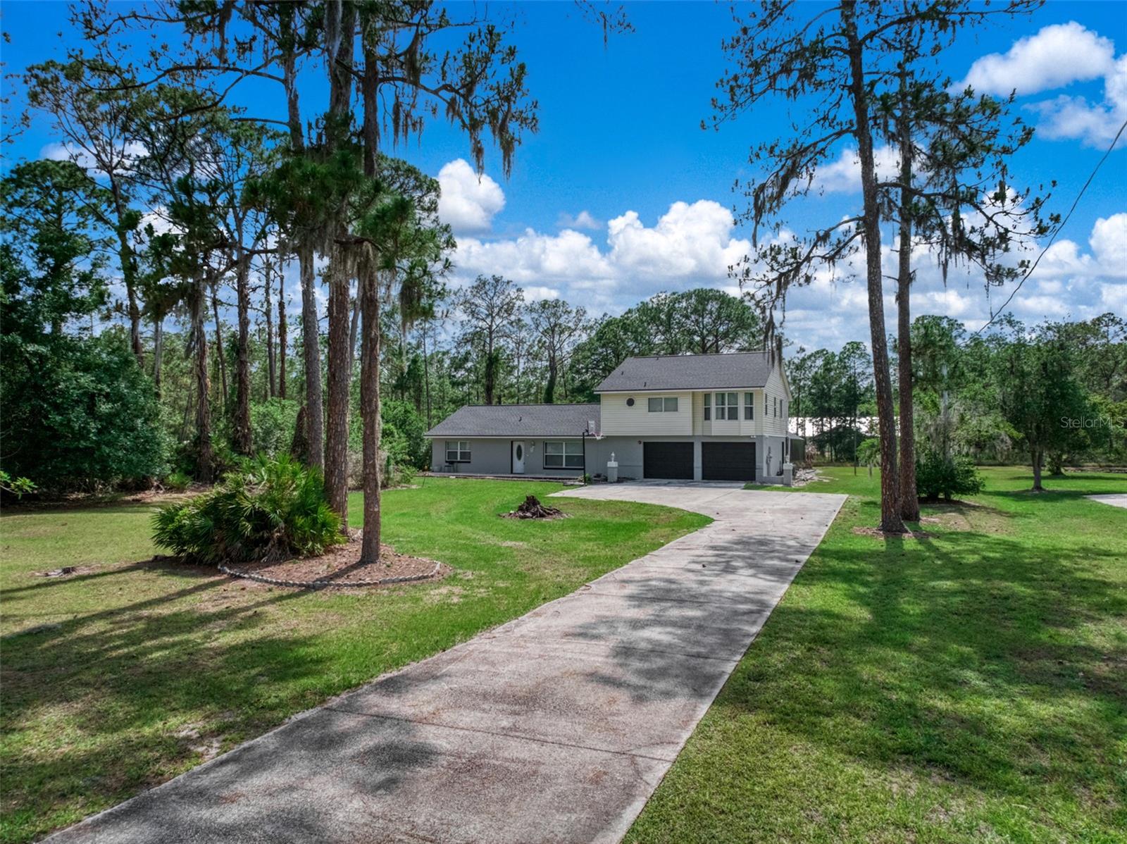 5731 Wolf Lake Rd, Sebring, FL 33875