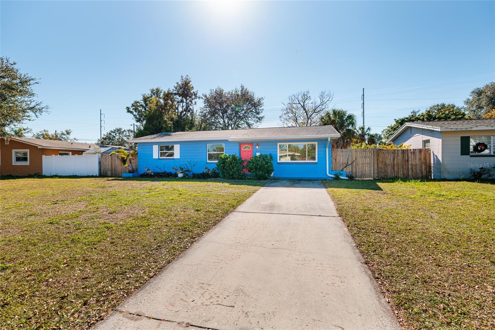 704 72 Ave, Saint Petersburg, FL 33702 photo