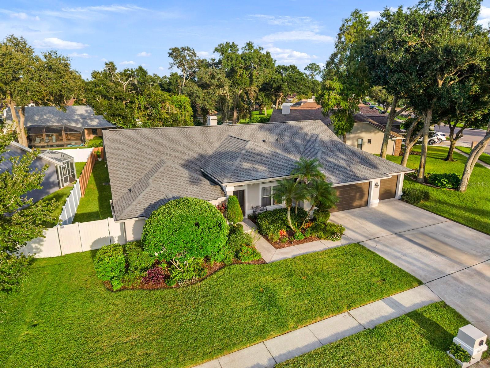 3905 Northridge Dr, Valrico, FL 33596 photo