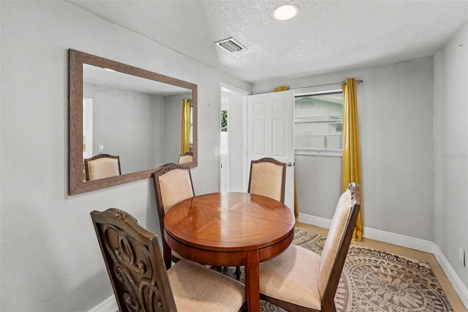 8911 113 St, Seminole, FL 33772 photo