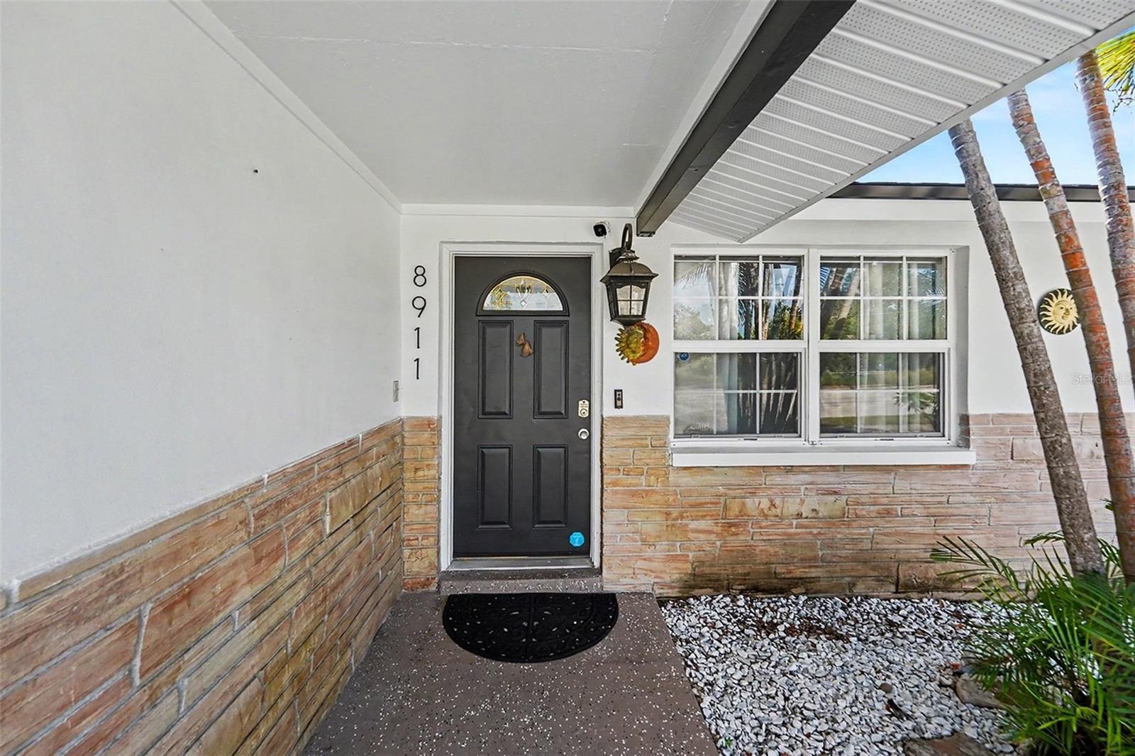 8911 113 St, Seminole, FL 33772 photo