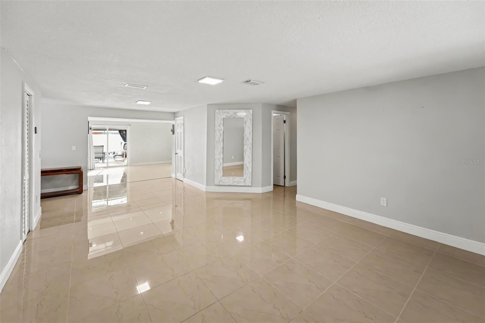 8911 113 St, Seminole, FL 33772 photo
